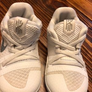 Nike Kyrie 3’s